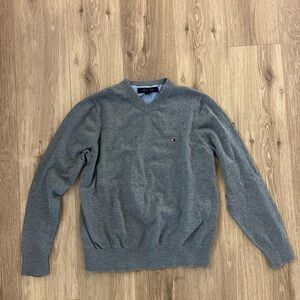 Tommy Hilfiger Men's Heather Gray V-Neck Sweater